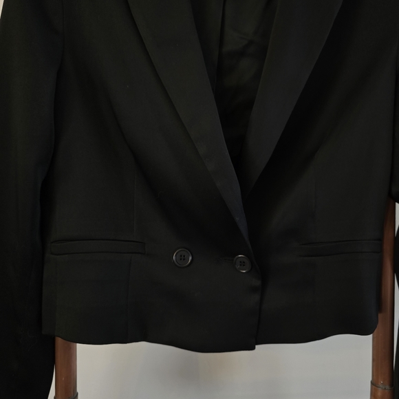 ๐20%OFF๐ Jacob Satin Cropped Tuxedo Style Blazer - Picture 4 of 10